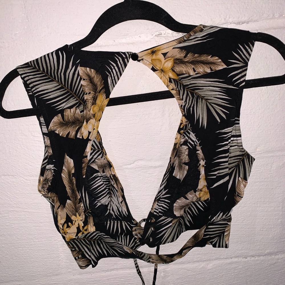 Deep v top - Picture 6 of 6